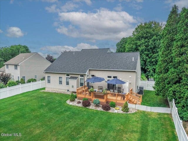13 Bergen Woods Drive, Cohoes, NY, photo 4