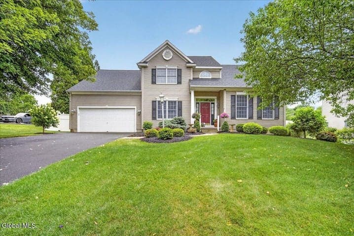 13 Bergen Woods Drive, Cohoes, NY, photo 2