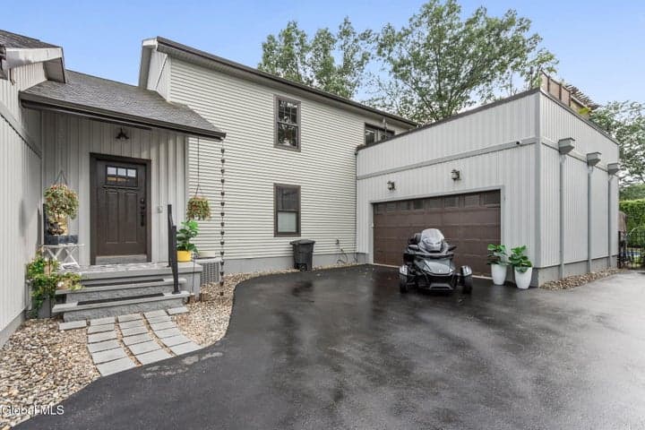 45 Doten Avenue, Saratoga Springs, NY, photo 4