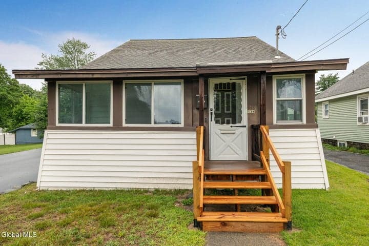 39 Fern Avenue, Albany, NY, photo 2