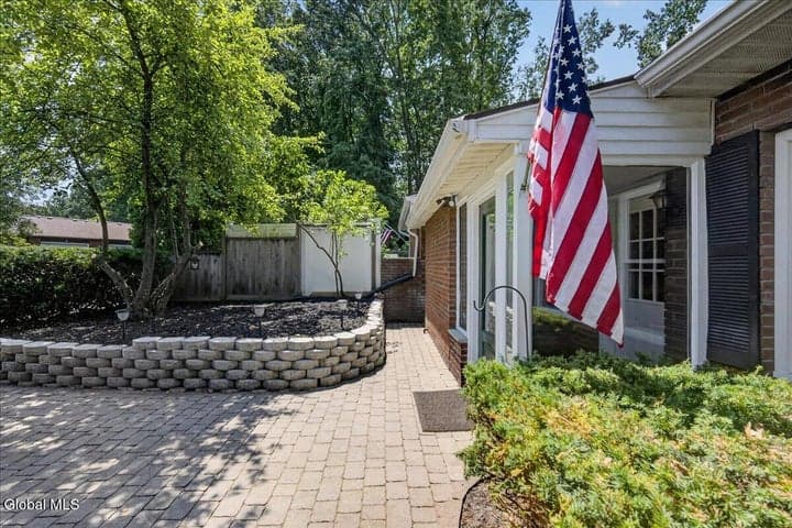 9C La Costa Drive, Clifton Park, NY, photo 2