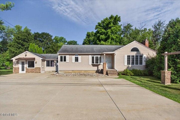 401 Hudson Avenue, Stillwater, NY