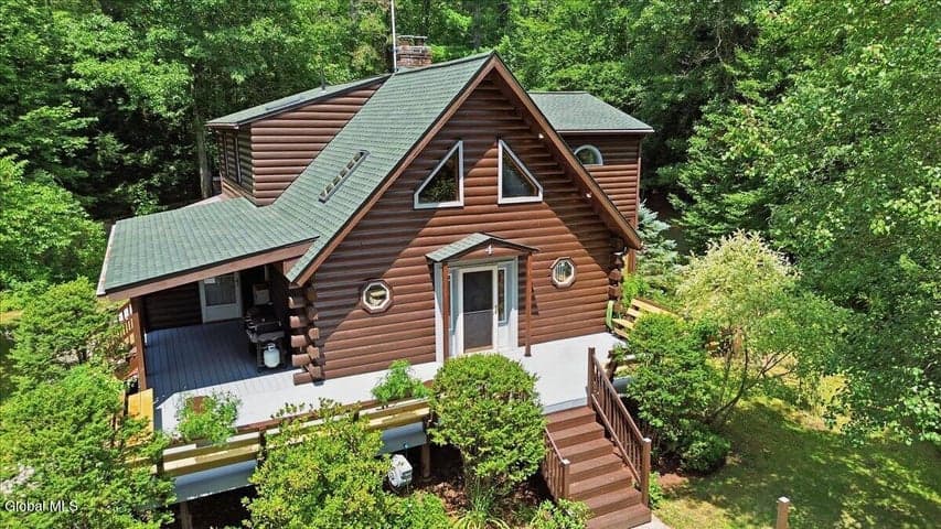 4 Treehouse Lane, Queensbury, NY