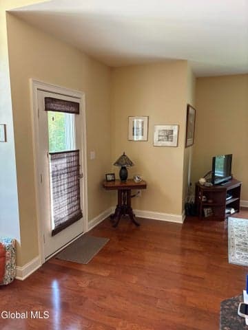 404 Kelly Circle, Guilderland, NY, photo 4