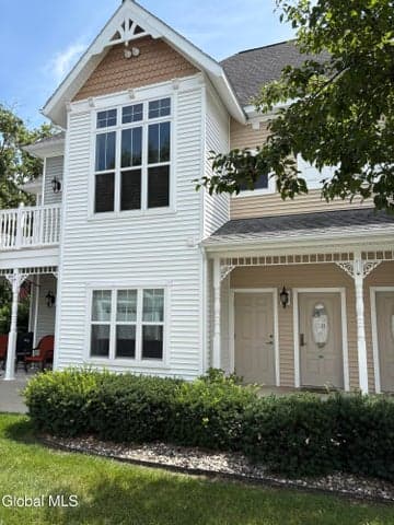 404 Kelly Circle, Guilderland, NY
