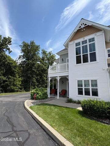 404 Kelly Circle, Guilderland, NY