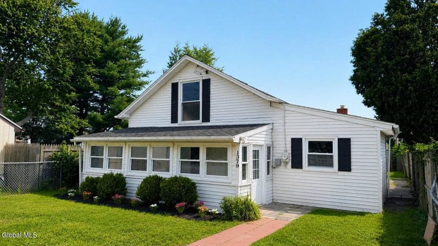 1379 Evergreen Avenue, Rotterdam, NY