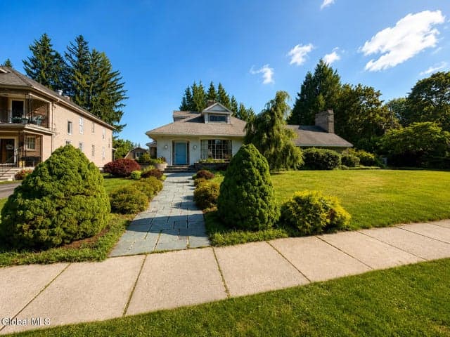 83 Oakland Avenue, Gloversville, NY, photo 2