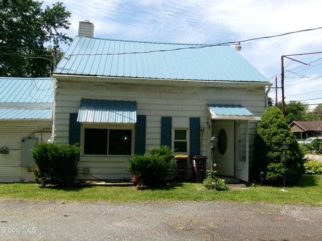 34 Halfmoon Drive, Waterford, NY, photo 1