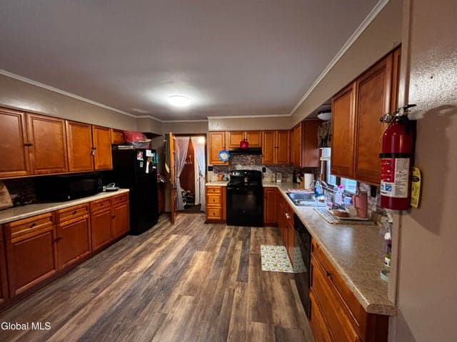 111 Railroad Avenue, Hoosick Falls, NY, photo 4