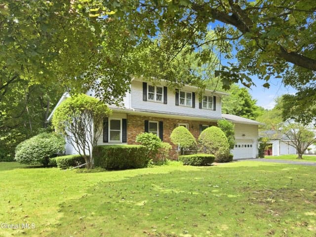 4 Laurel Drive, Loudonville, NY