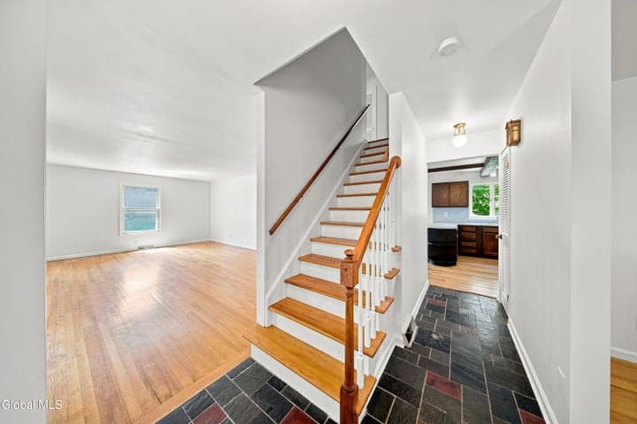 4 Laurel Drive, Loudonville, NY, photo 4