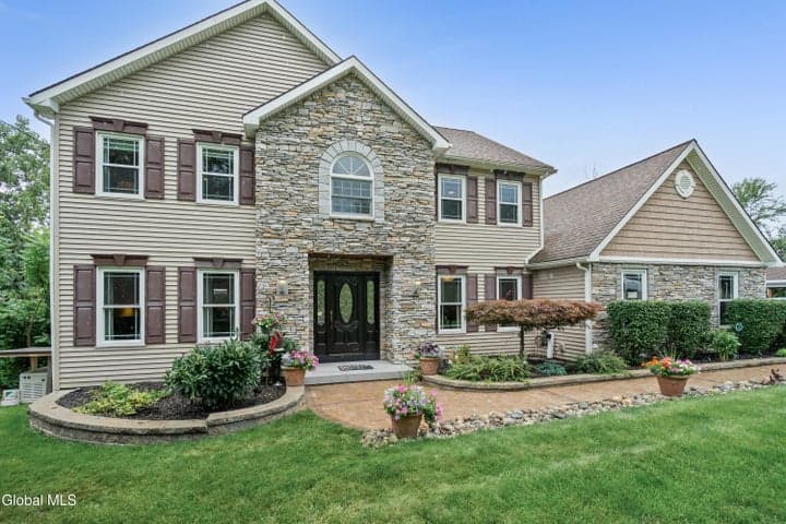 316 Farm To Market Road, Halfmoon, NY