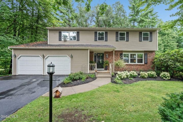 25 Palmer Terrace, Wilton, NY, photo 2
