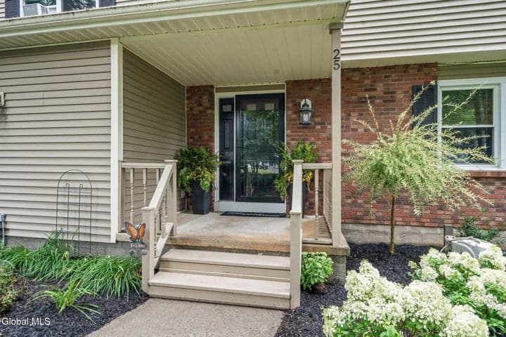 25 Palmer Terrace, Wilton, NY, photo 4