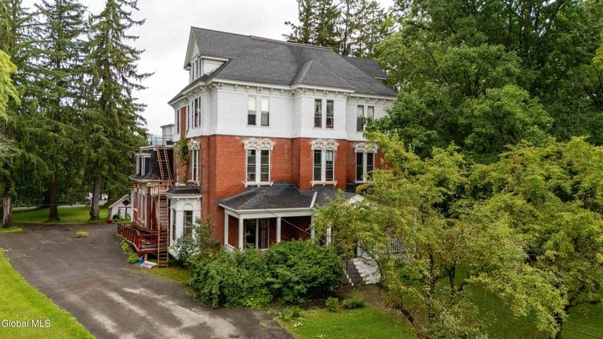 15 E State Street, Gloversville, NY