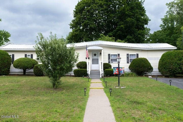 309 Ash Street, Corinth, NY, photo 3