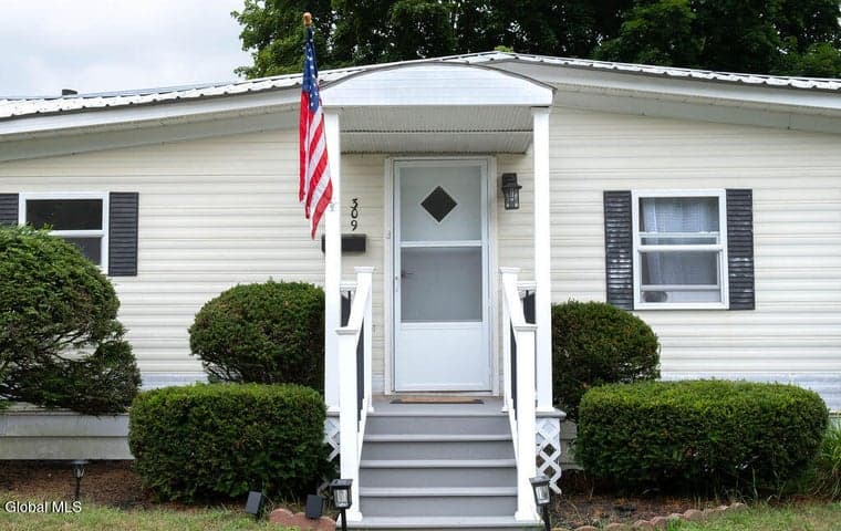 309 Ash Street, Corinth, NY, photo 5