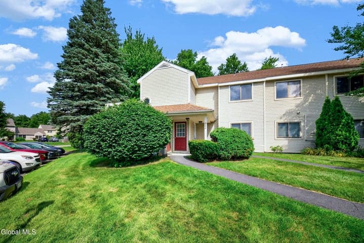 204 Victory Way, Halfmoon, NY, photo 2