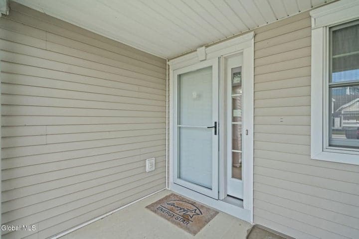 29 Lori Jean Place, Troy, NY, photo 2