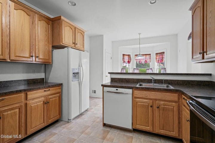 29 Lori Jean Place, Troy, NY, photo 5