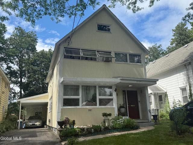 215 Elder Street, Schenectady, NY