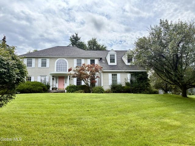 8 Wembley Court, Delmar, NY