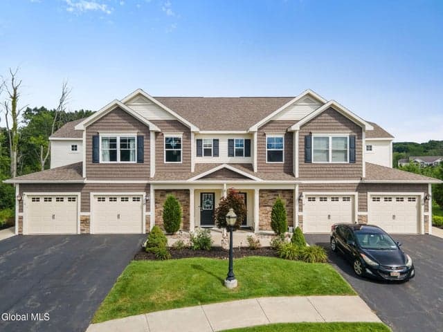 49 Whitaker Drive, Colonie, NY, photo 2