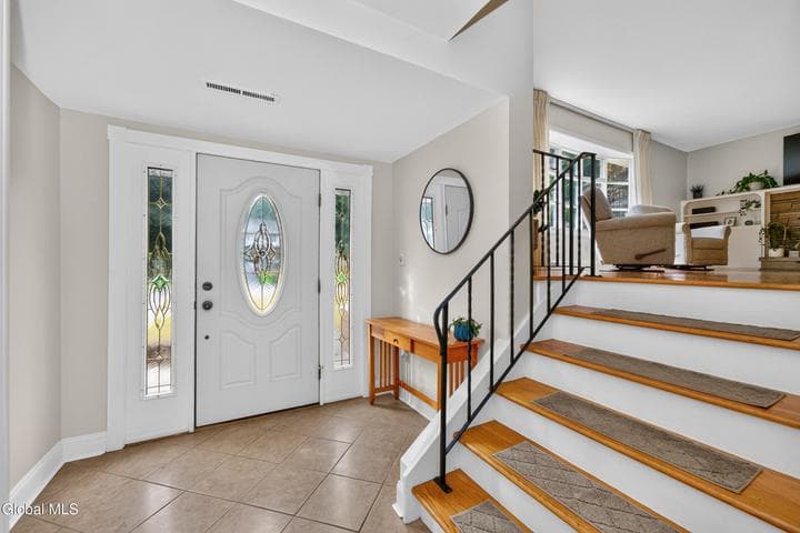 1042 Manas Drive, Rotterdam, NY, photo 4