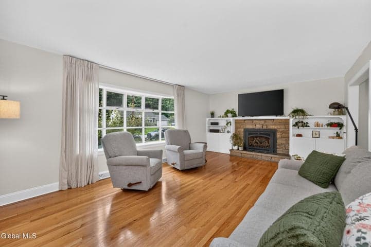 1042 Manas Drive, Rotterdam, NY, photo 5