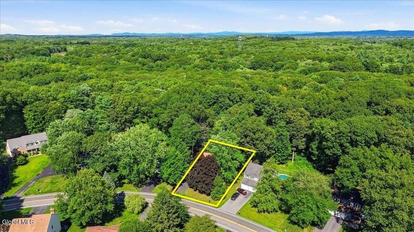 85 Southbury Road, Clifton Park, NY, photo 2