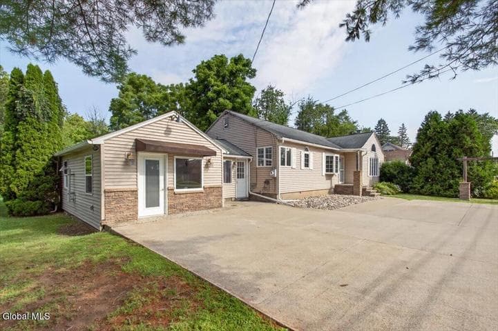 401 Hudson Avenue, Stillwater, NY