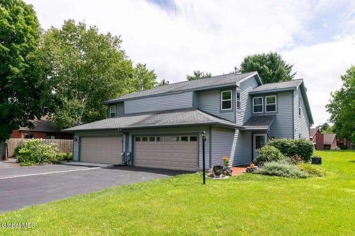 13 Rugby Road, Slingerlands, NY