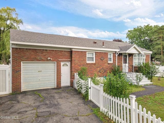 3257 McDonald Avenue, Schenectady, NY, photo 3