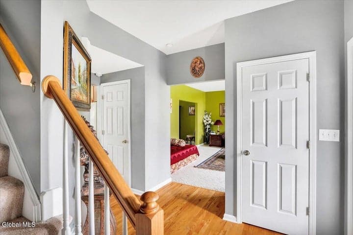 22 Domenico Drive, Glenmont, NY, photo 4