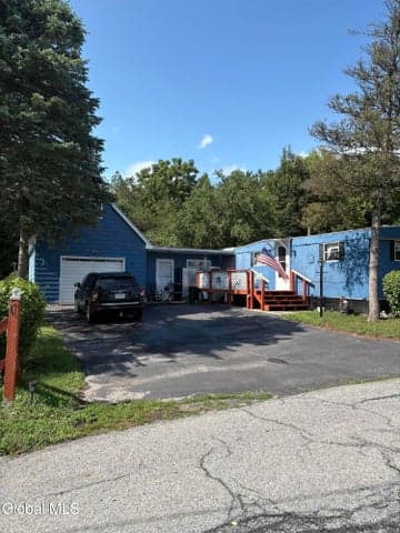 29 Nellis Street, Palatine Bridge, NY, photo 1