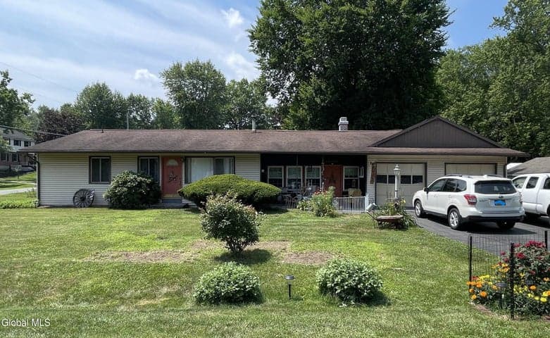 47 Rockery Terrace, Sand Lake, NY