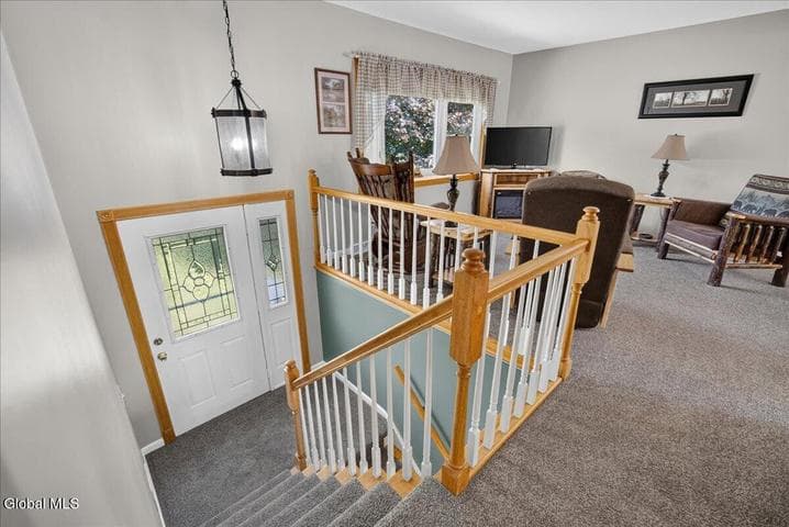 14 Cardin Drive, Halfmoon, NY, photo 2