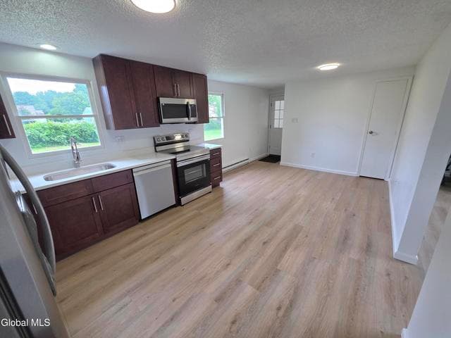 12 New Britain Drive, Wilton, NY, photo 4