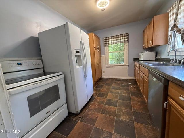 264 Main Street, Corinth, NY, photo 2