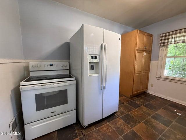 264 Main Street, Corinth, NY, photo 4