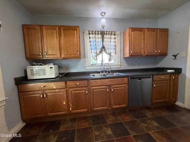 264 Main Street, Corinth, NY, photo 3