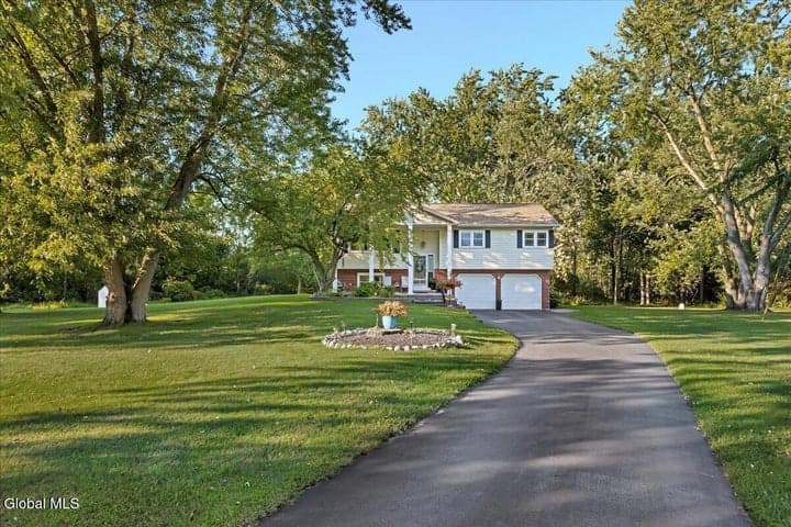 609 Waite Road, Clifton Park, NY, photo 2