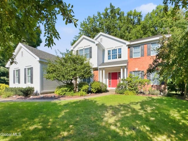 806 Greenthorne Boulevard, Guilderland, NY