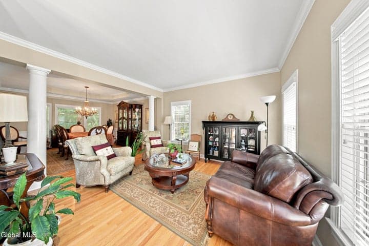 806 Greenthorne Boulevard, Guilderland, NY, photo 5