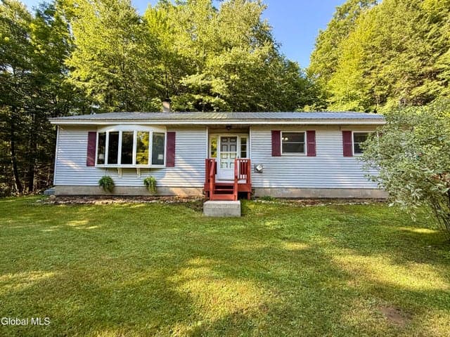 25 Folts Road, Corinth, NY