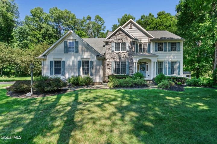 19 Nadler Road, Clifton Park, NY, photo 1