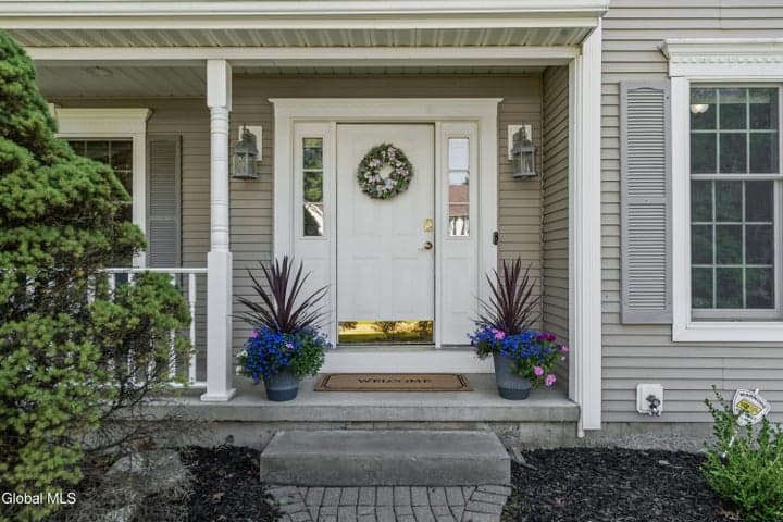 67 Gullane Drive, Slingerlands, NY, photo 2