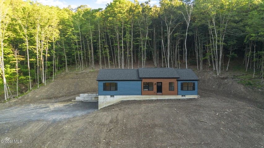 727 Irish Hill Road, Berne, NY