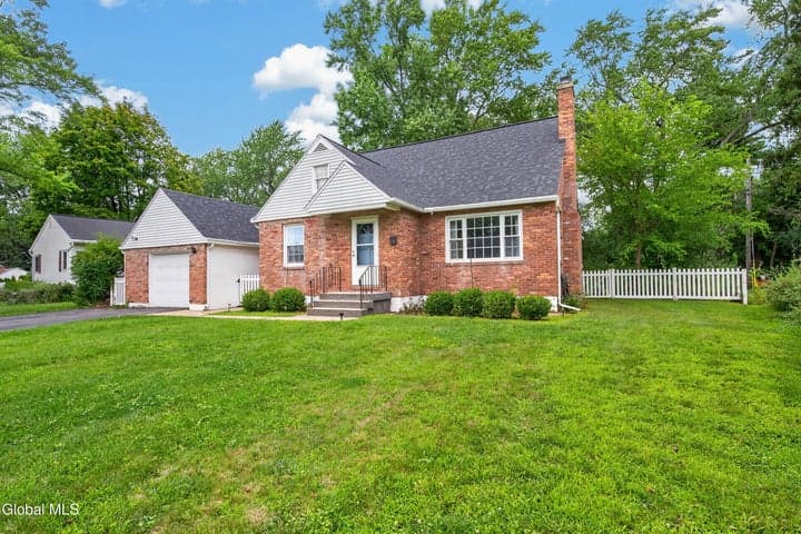 2075 Baker Avenue, Niskayuna, NY, photo 2